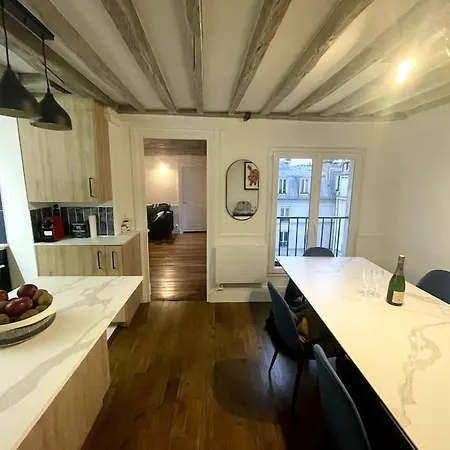 Charming 3f In Paris' Heart Appartement Parijs